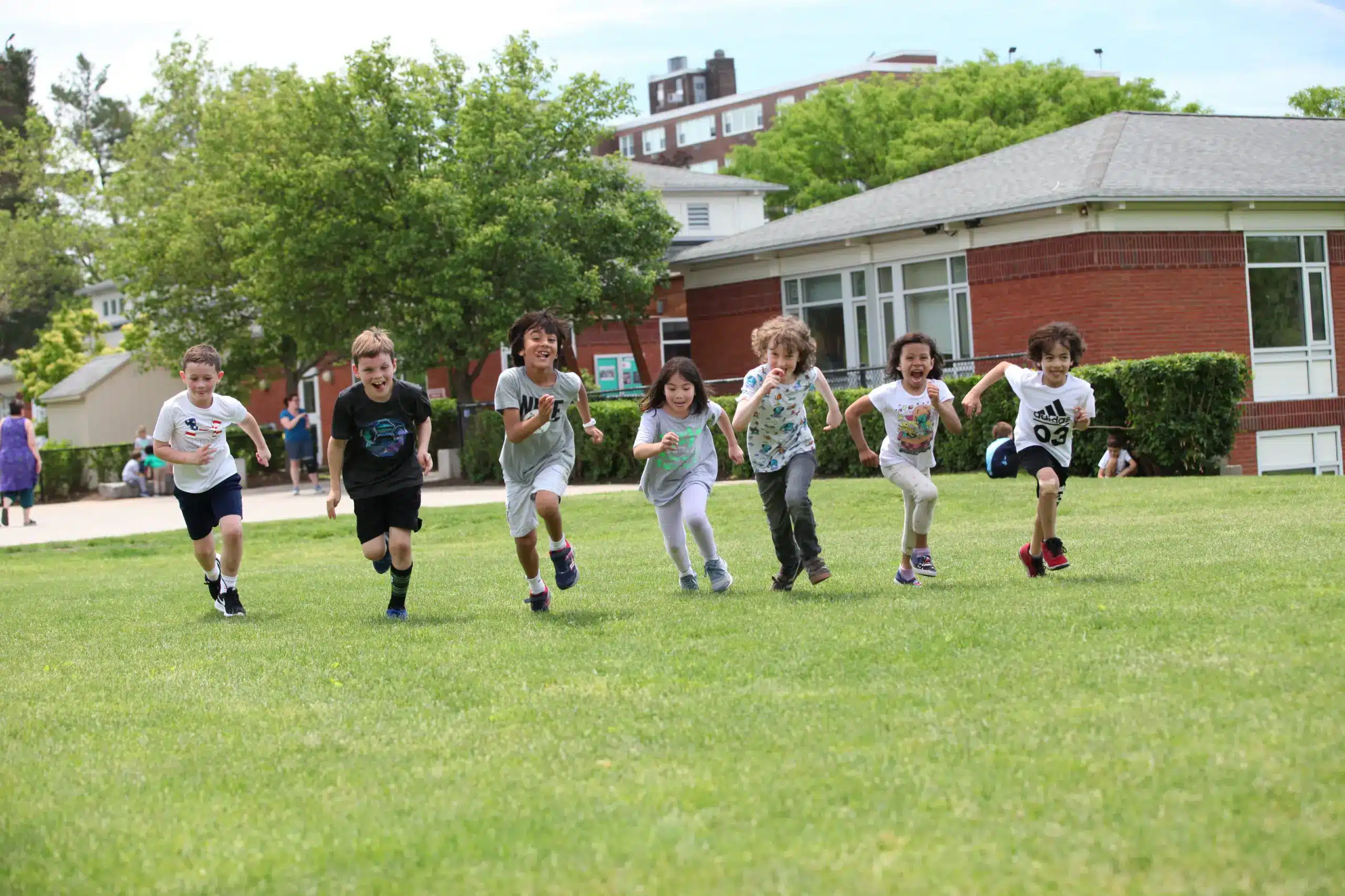 Students-racing-at-recess-scaled